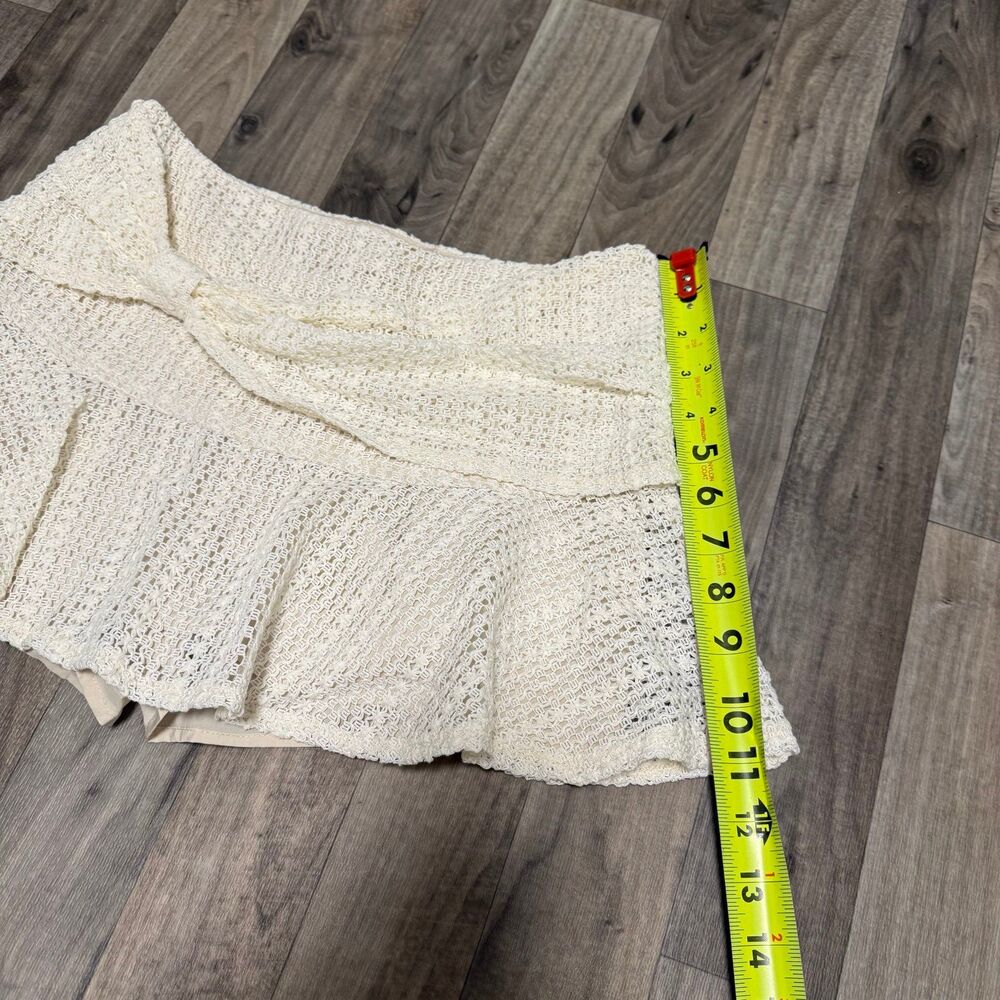 Crochet knit mini ruffled skirt with knot - Picture 2 of 5